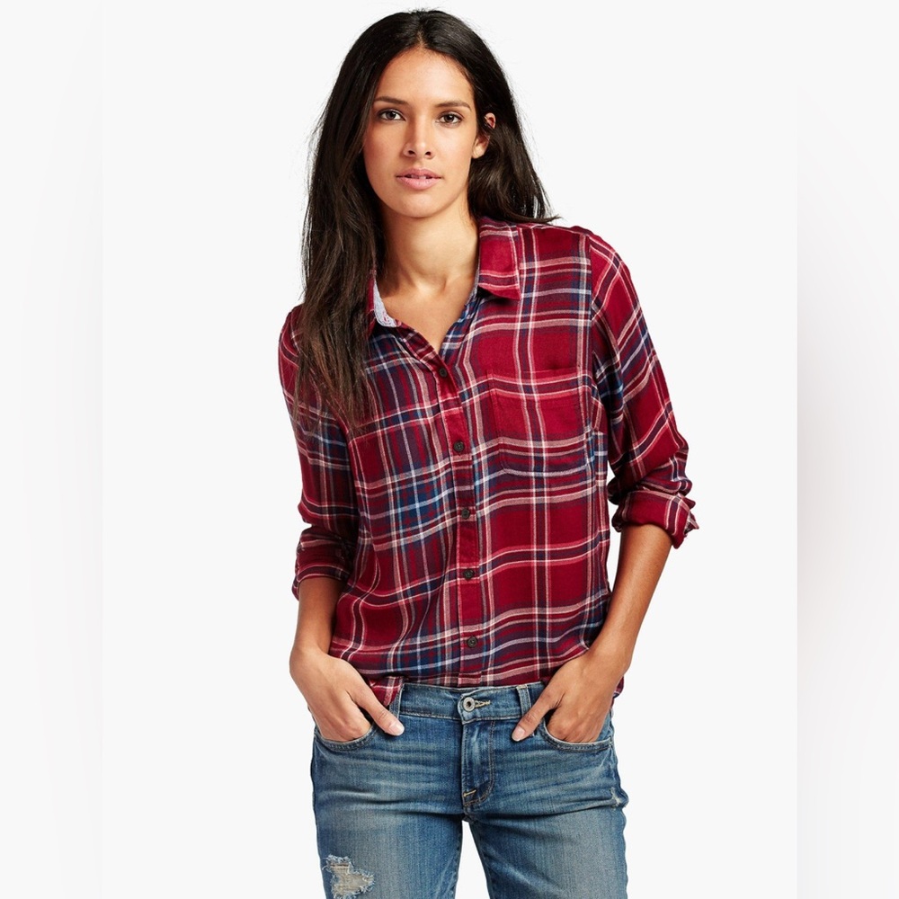 Lucky Brand Size M Split Back Plaid button down shirt